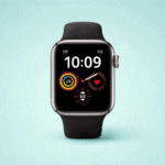 Relógio inteligente Apple Watch exibindo monitor de saúde e atividades físicas.